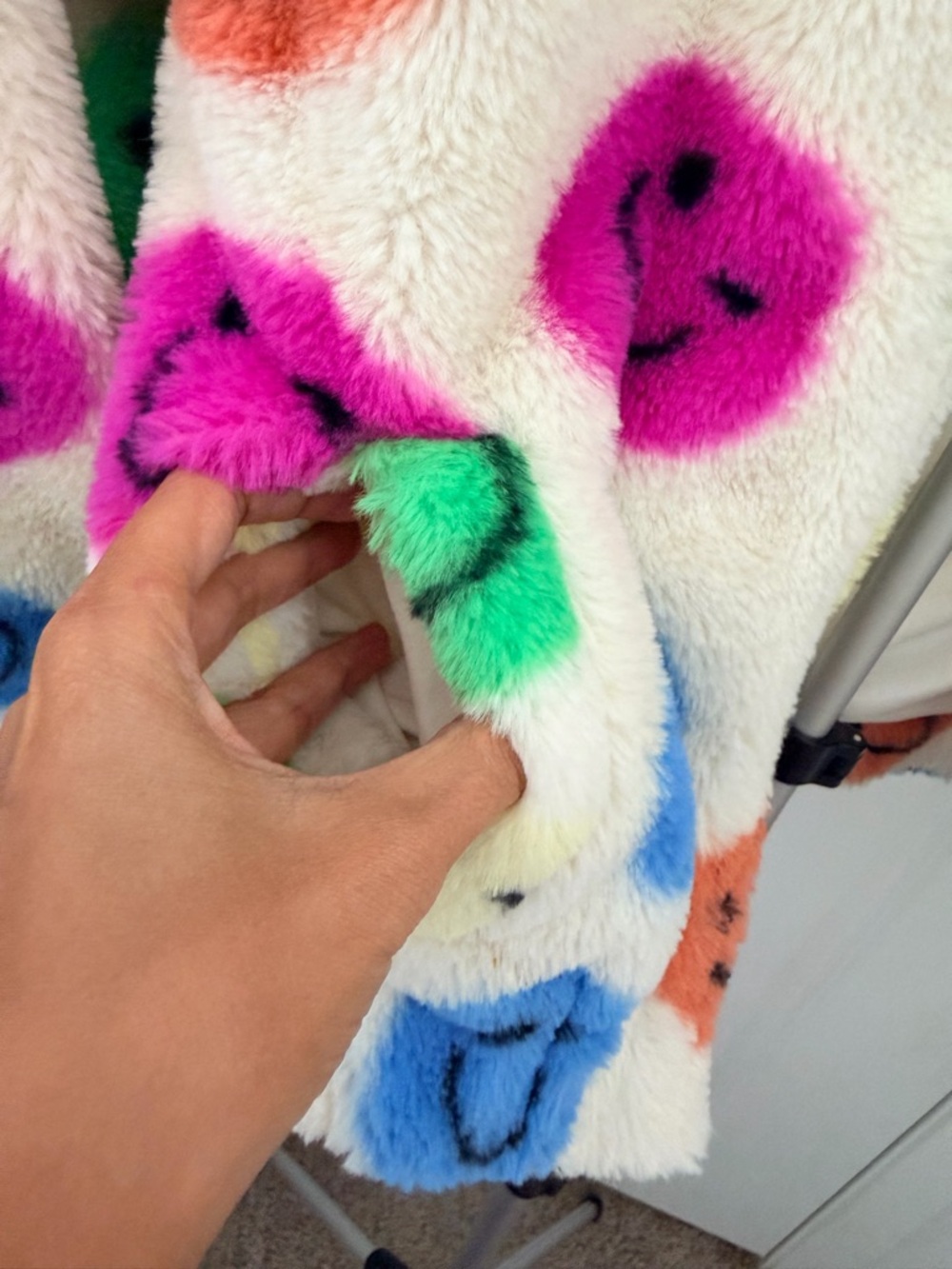 NWT 🏷️ Tractr | Kids' Winx Faux Fur Hoodie - Size Large (10/12) - Picture 4 of 9